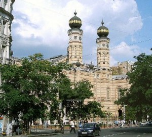 Dohany Street Synagogue (wikipedia.com)