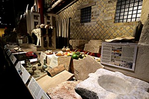 Artifacts Gallery, EAC (wikipedia.com)